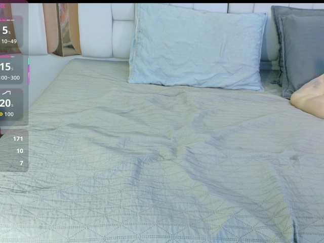 valkiriamoore's BongaCams show and profile