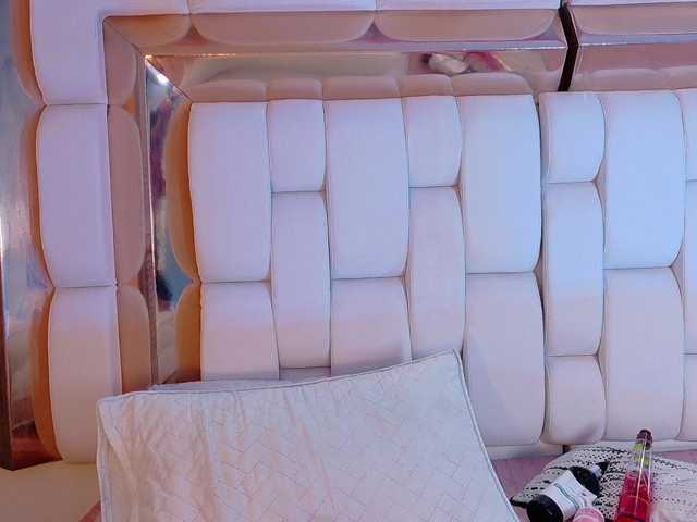  valkiriamoore chat room