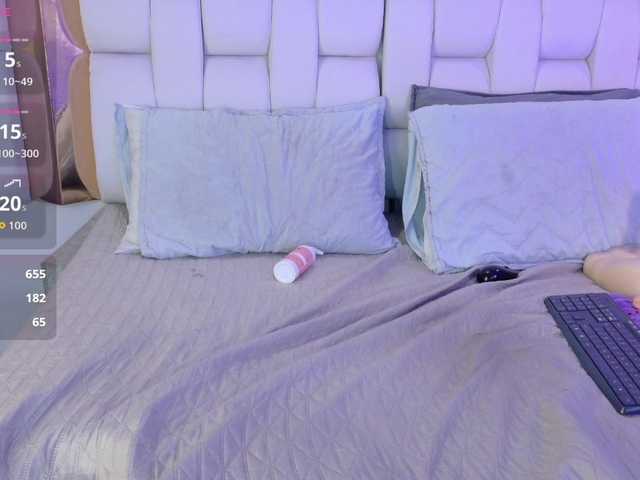 valkiriamoore live cam