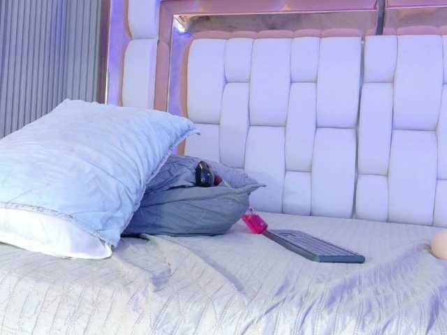 valkiriamoore's BongaCams show and profile