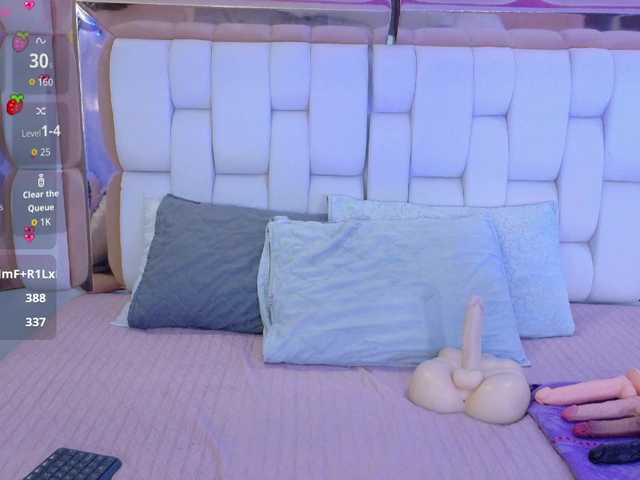 valkiriamoore's BongaCams show and profile