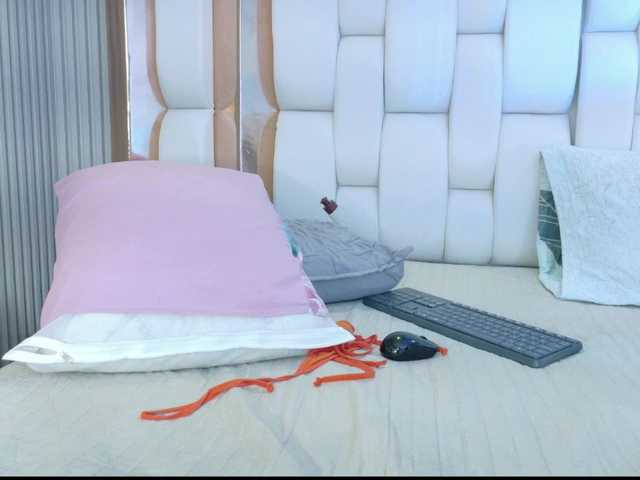 valkiriamoore's BongaCams show and profile