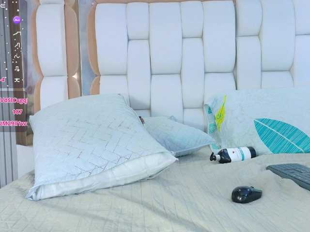 valkiriamoore's BongaCams show and profile