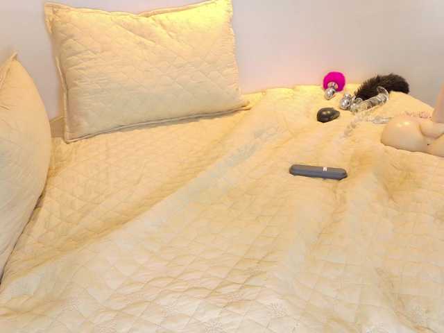 valkiriamoore's BongaCams show and profile