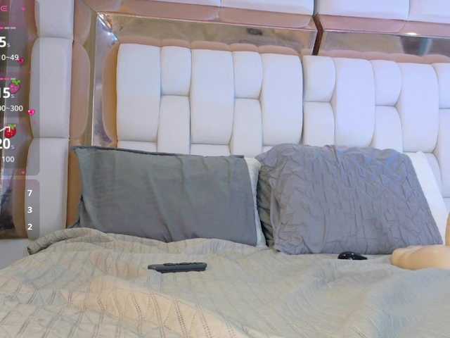 valkiriamoore's BongaCams show and profile