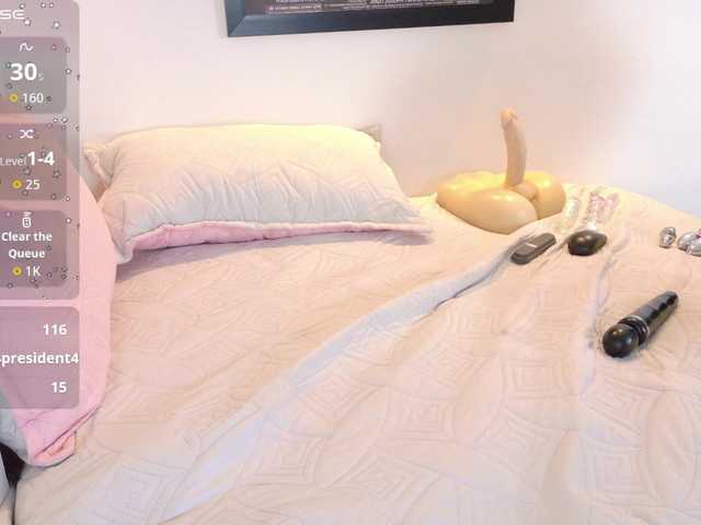 valkiriamoore's BongaCams show and profile