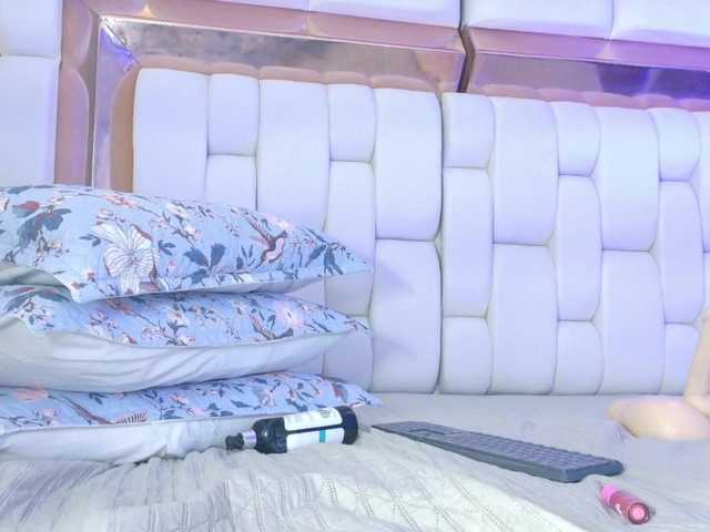 valkiriamoore's BongaCams show and profile