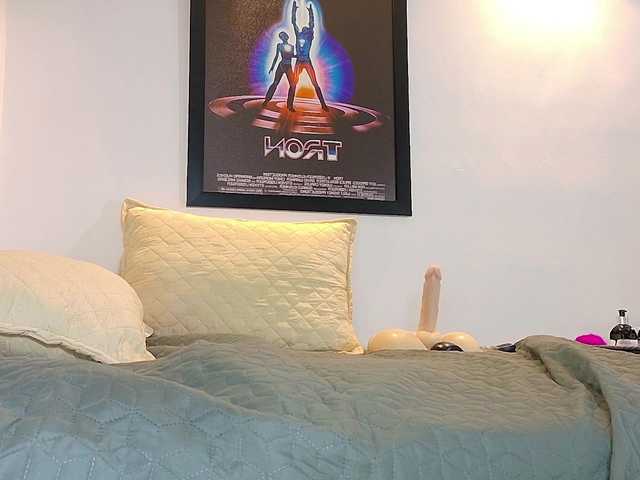 valkiriamoore's BongaCams show and profile