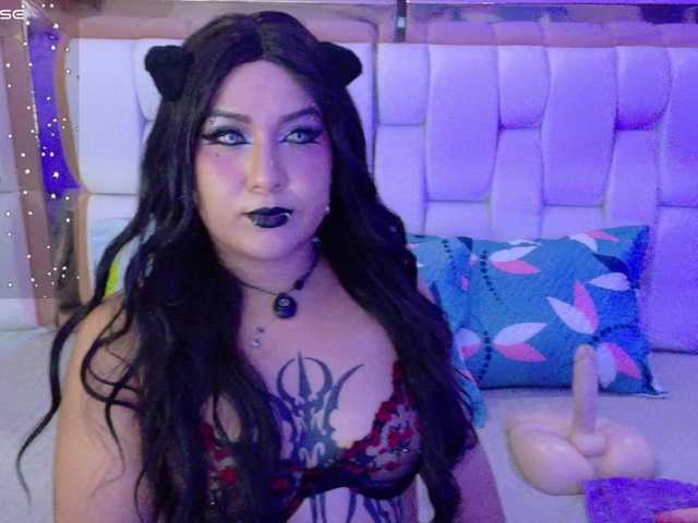 valkiriamoore's BongaCams show and profile