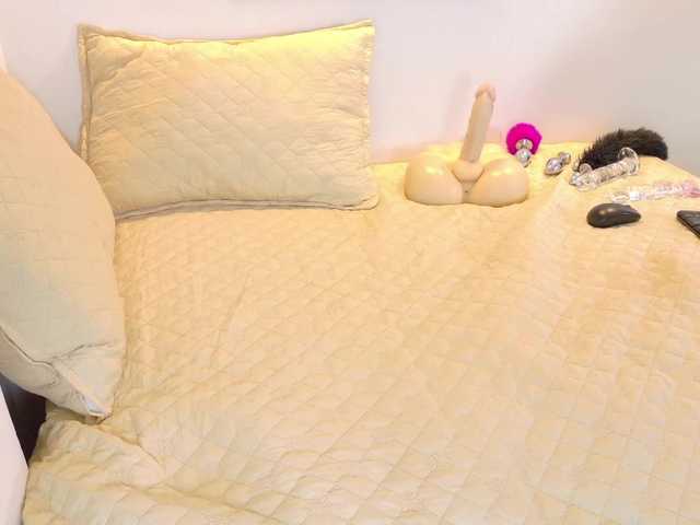 valkiriamoore's BongaCams show and profile