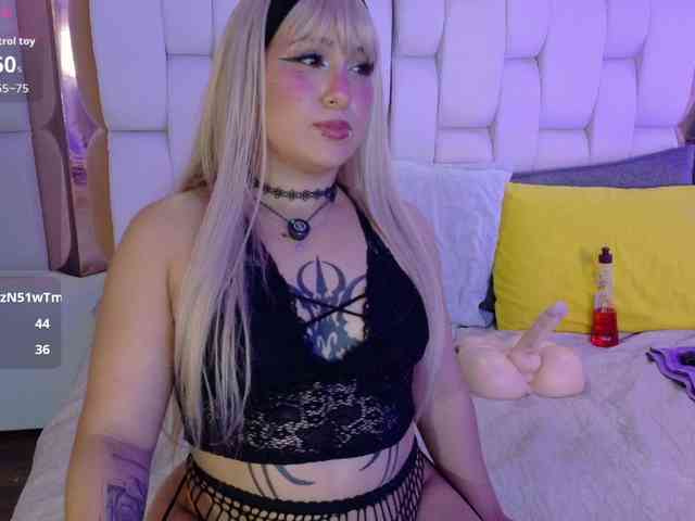 valkiriamoore webcam