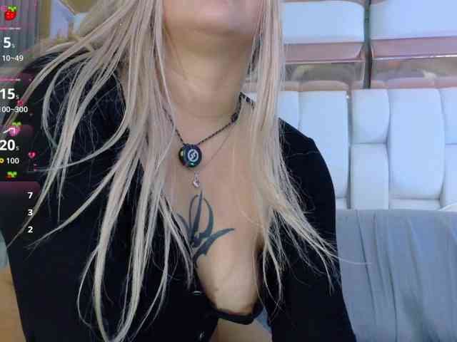 valkiriamoore webcam