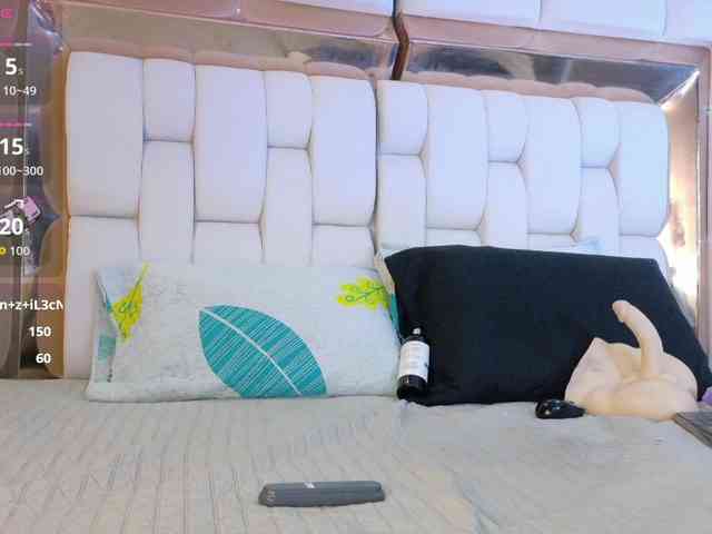 valkiriamoore webcam