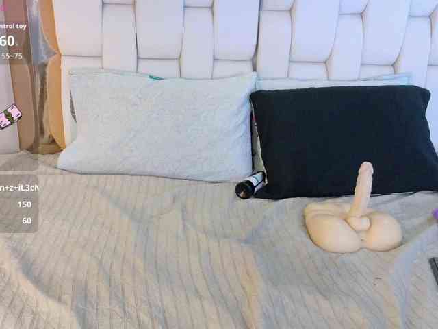 valkiriamoore Live Webcam on BongaCams