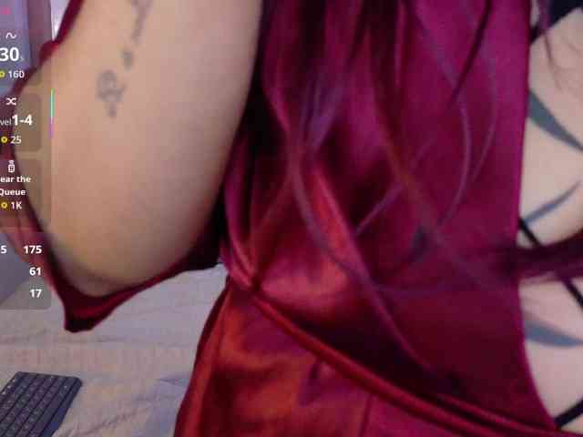 valkiriamoore webcam