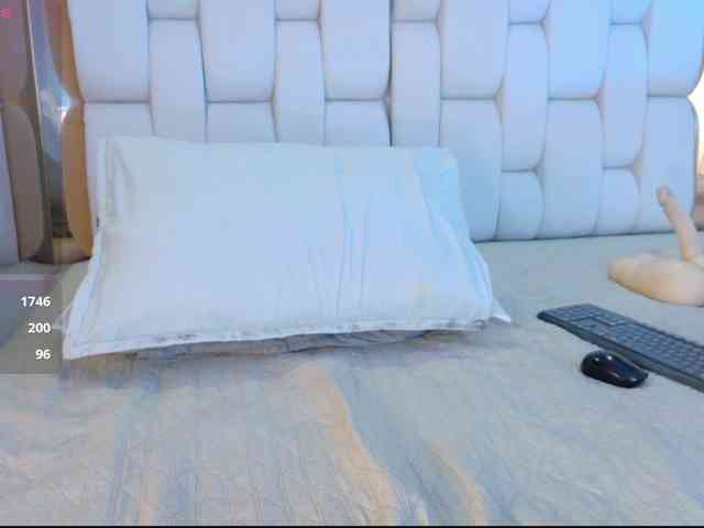 valkiriamoore webcam