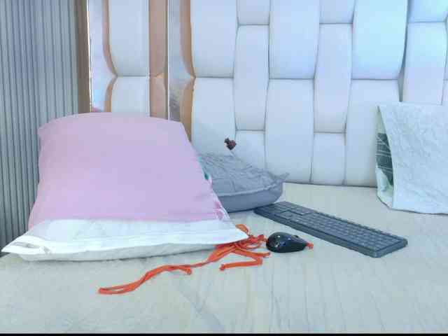 valkiriamoore webcam