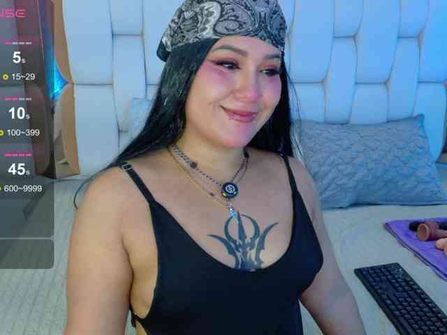 valkiriamoore webcam