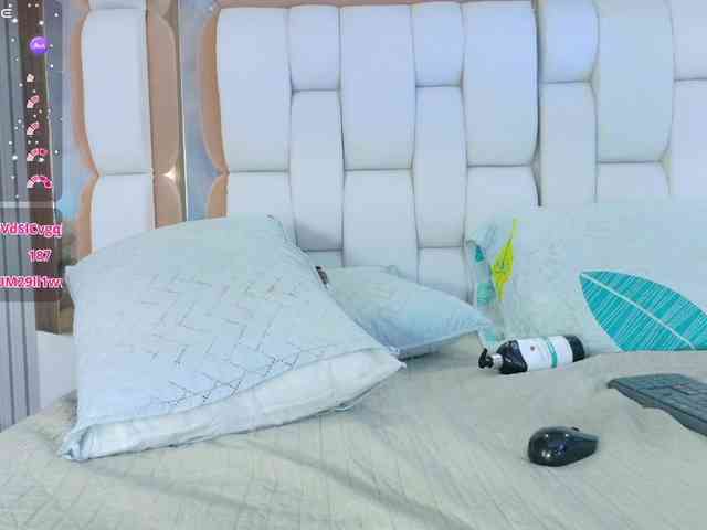 valkiriamoore webcam