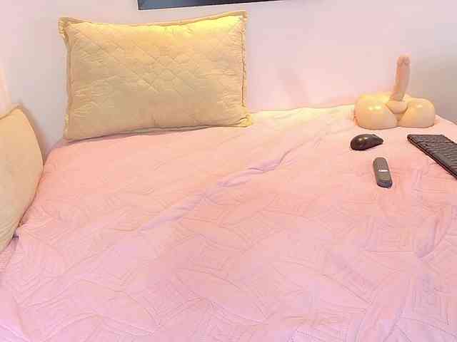 valkiriamoore Live Webcam on BongaCams