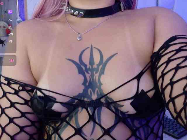 valkiriamoore webcam