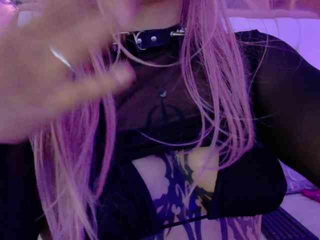 valkiriamoore webcam