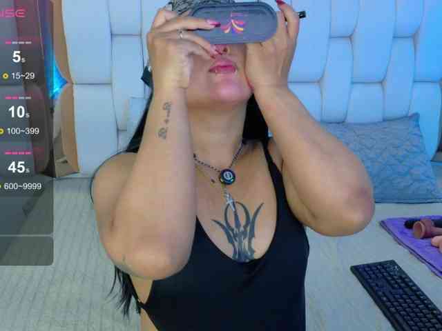 valkiriamoore webcam