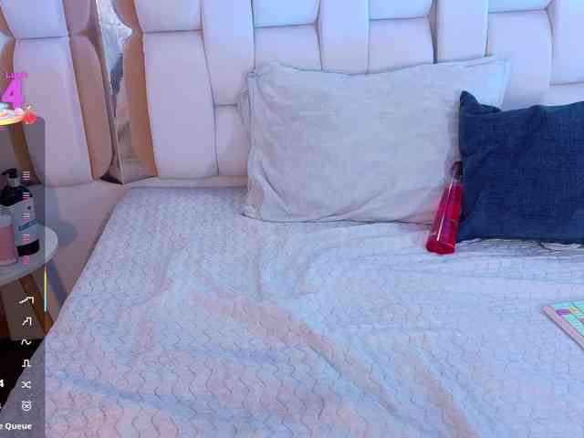valkiriamoore webcam