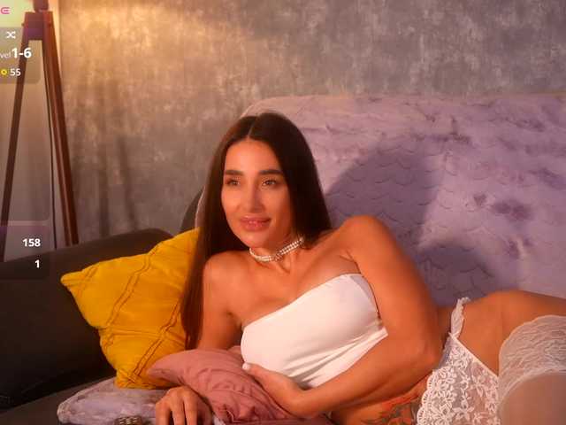 MiriamFoxx's BongaCams show and profile