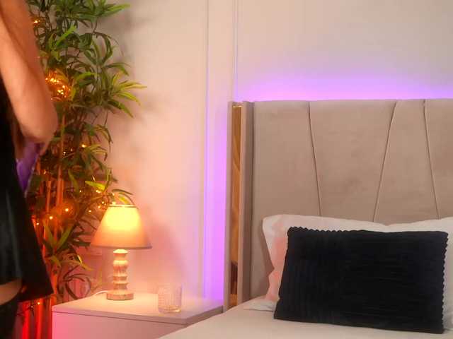 MiriamFoxx's BongaCams show and profile