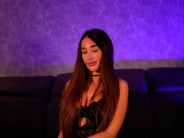 MiriamFoxx's BongaCams show and profile