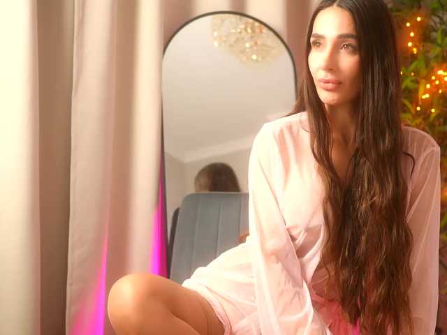 MiriamFoxx's BongaCams show and profile