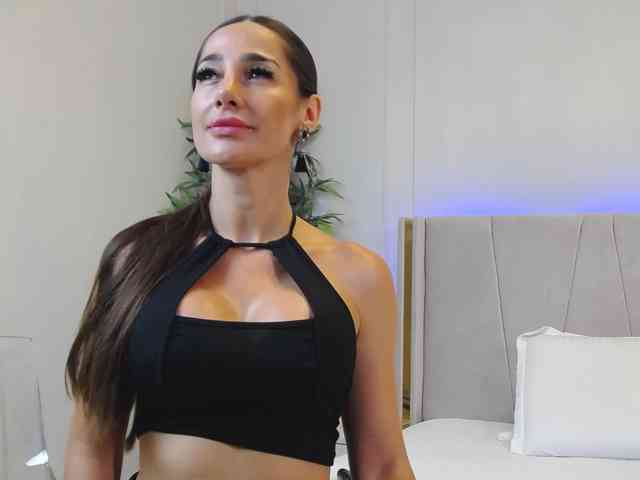 MiriamFoxx webcam
