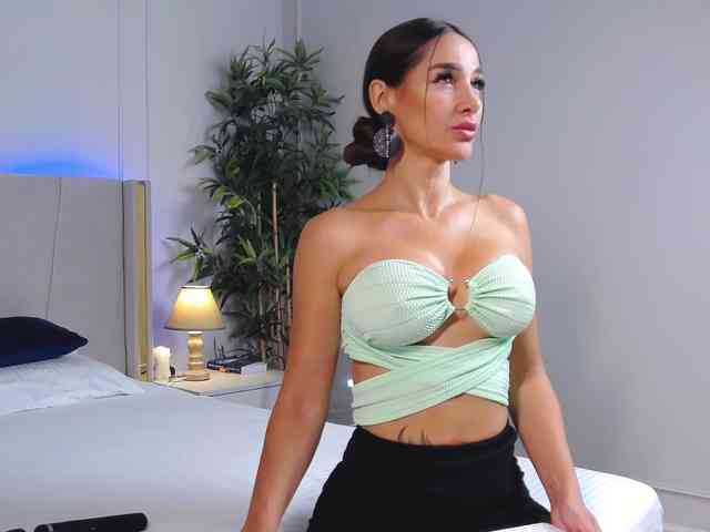 MiriamFoxx webcam