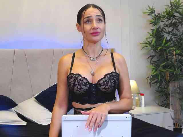 MiriamFoxx webcam