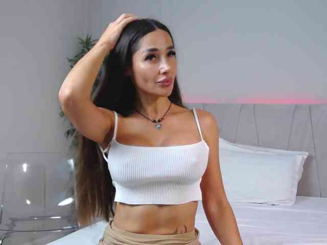 MiriamFoxx webcam