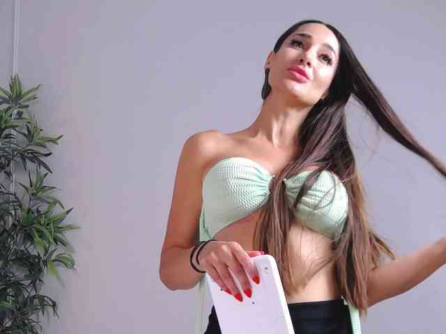 MiriamFoxx webcam