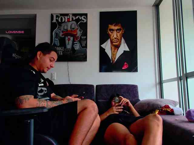 latin-couple77 webcam