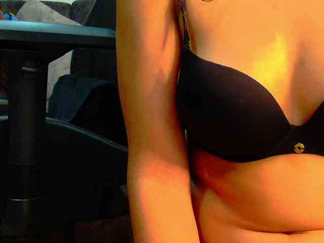 latin-couple77 webcam