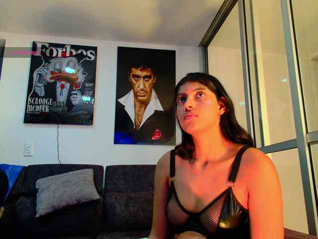 latin-couple77 webcam