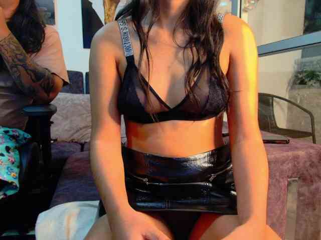 latin-couple77 webcam