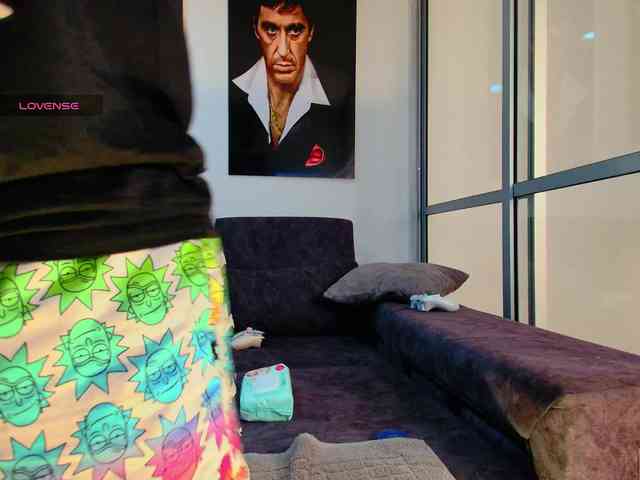 latin-couple77 webcam