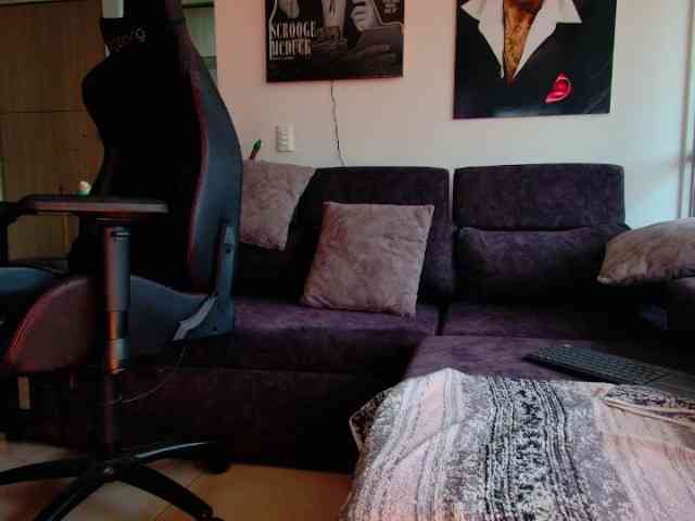 latin-couple77 webcam