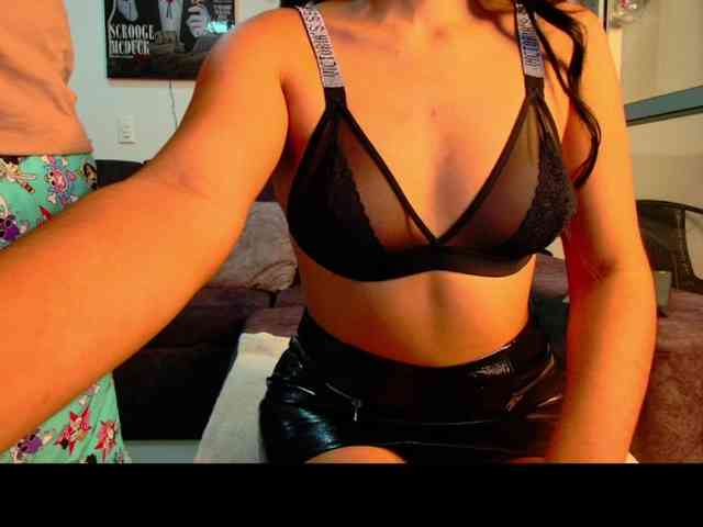 latin-couple77 webcam