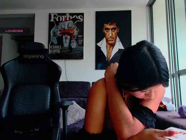 latin-couple77 webcam