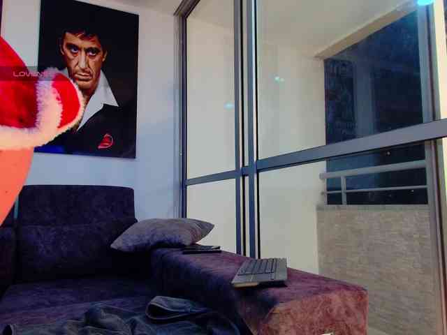 latin-couple77 webcam