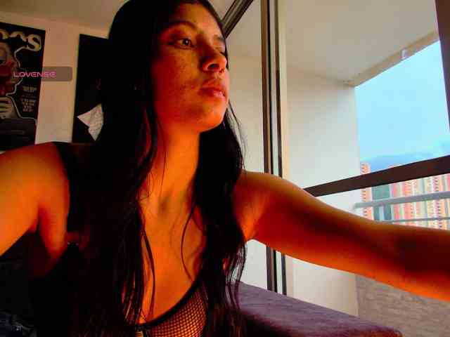 latin-couple77 webcam