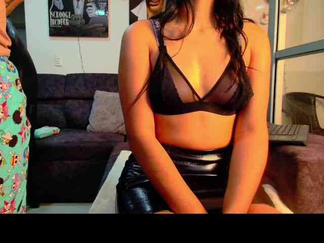 latin-couple77 webcam