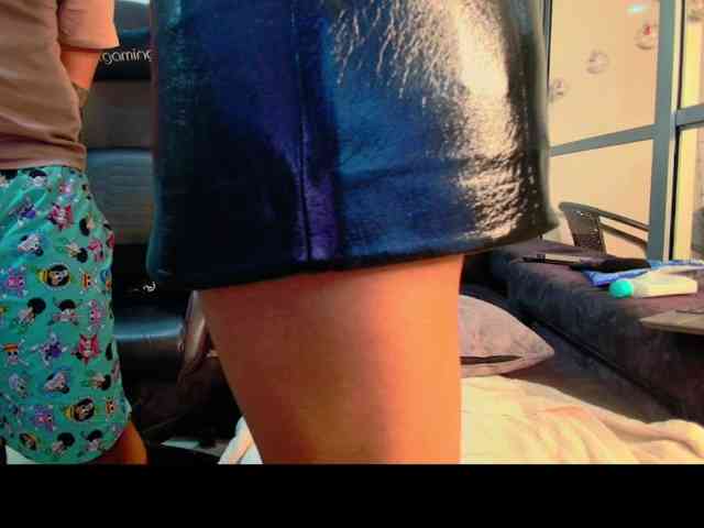 latin-couple77 webcam