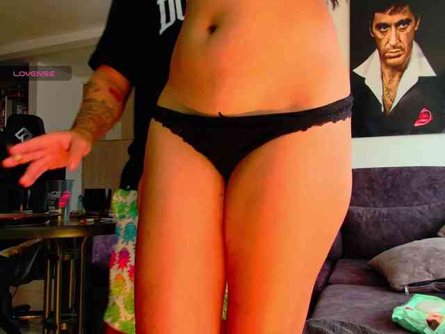 latin-couple77 webcam